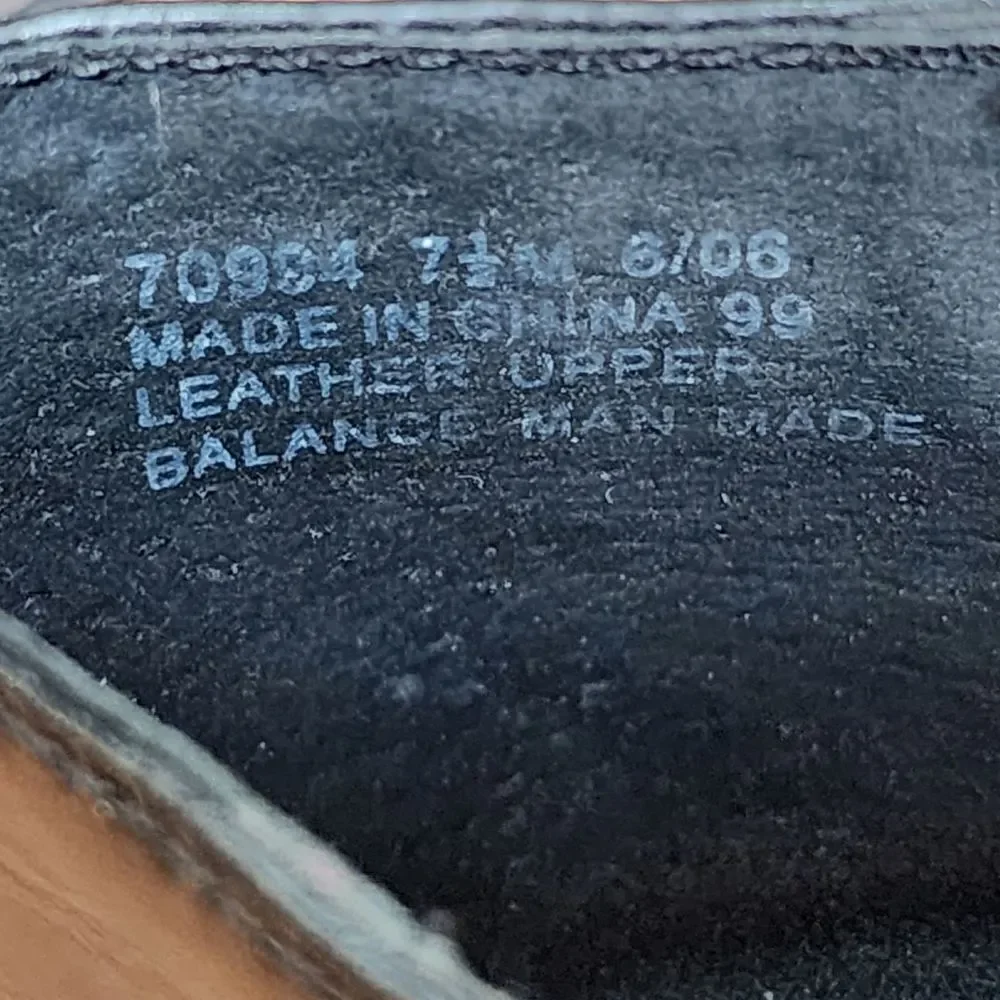 Clarks Women's Size 7.5M Black Leather Block Heel Zipper Bootie Boots